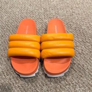 Steve Madden Bright Orange Footbed with Orange Padded Strap Slides NWOB